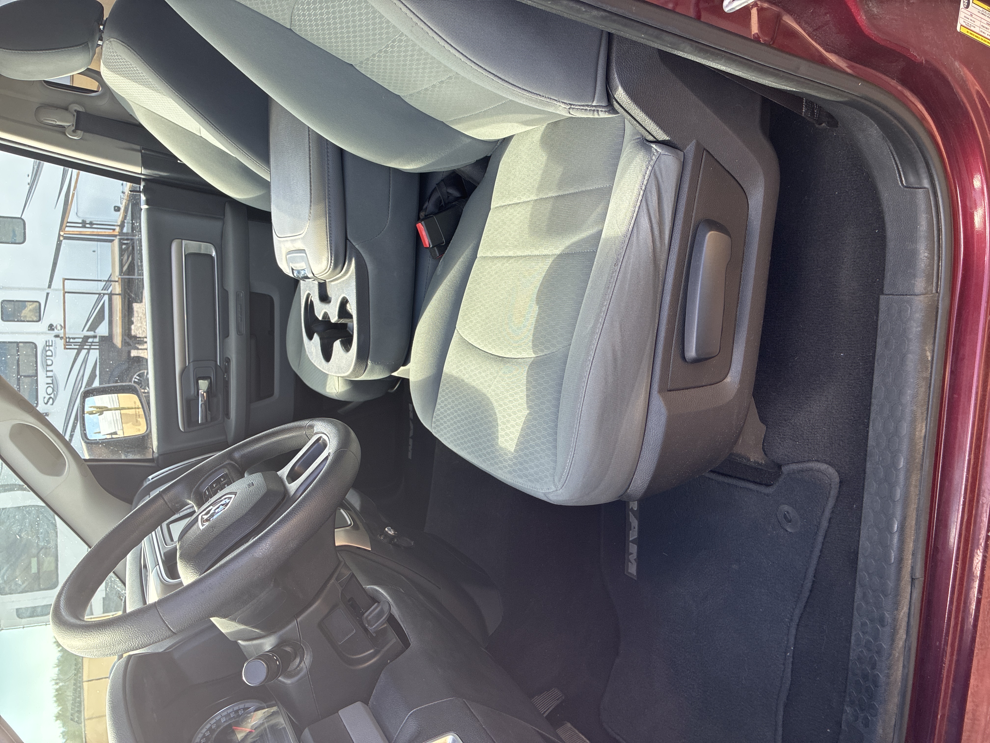 Used 2017 RAM 1500 Classic SLT RWD image 10