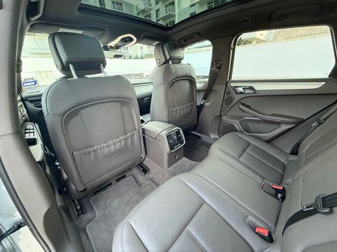 Used 2023 Porsche Macan image 25