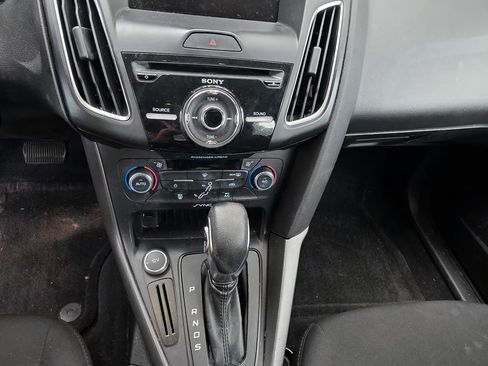 Used 2017 Ford Focus SEL FWD image 5