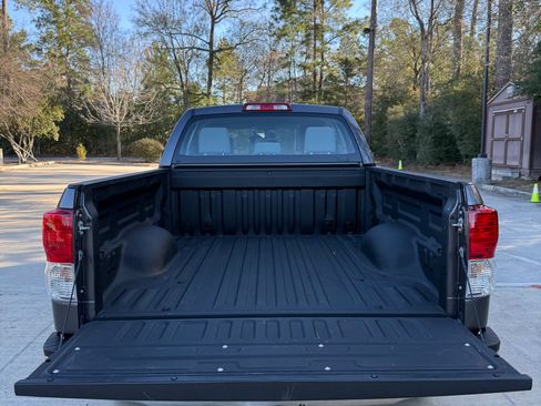 Used 2011 Toyota Tundra 4x4 Double Cab w/ Tow Pkg image 5