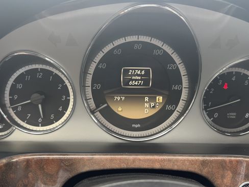 Used 2012 Mercedes-Benz E 350 4MATIC Sedan image 10