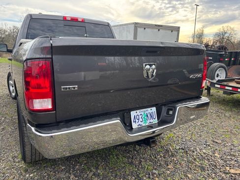 Used 2017 RAM 1500 Classic SLT image 5