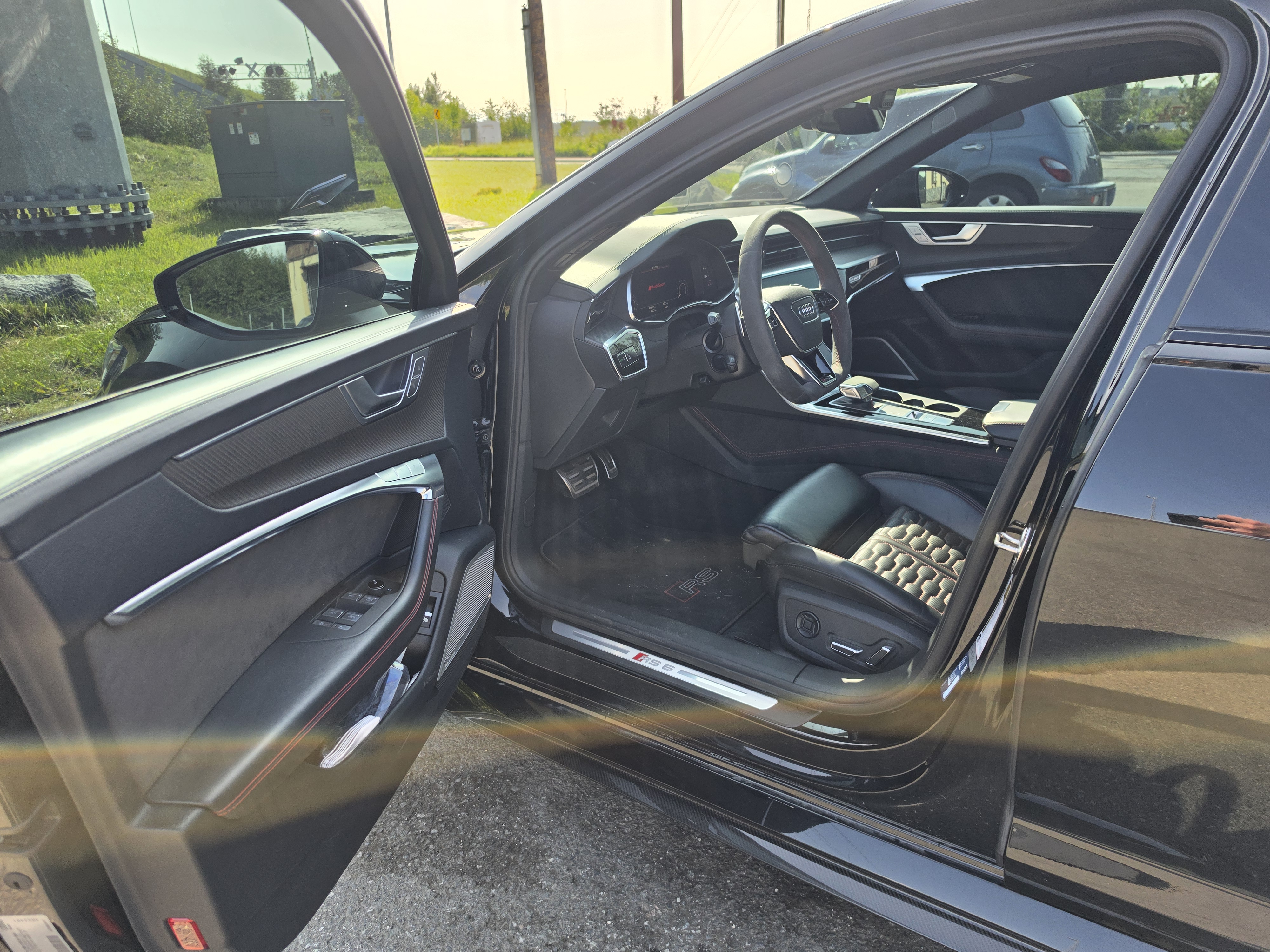 Used 2022 Audi RS 6 AWD/4WD image 11
