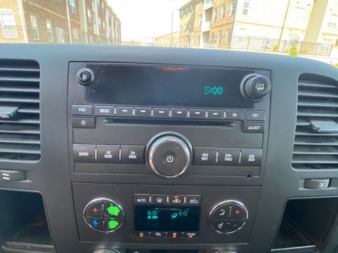 Used 2011 Chevrolet Silverado 1500 LT w/ All-Star Edition image 4