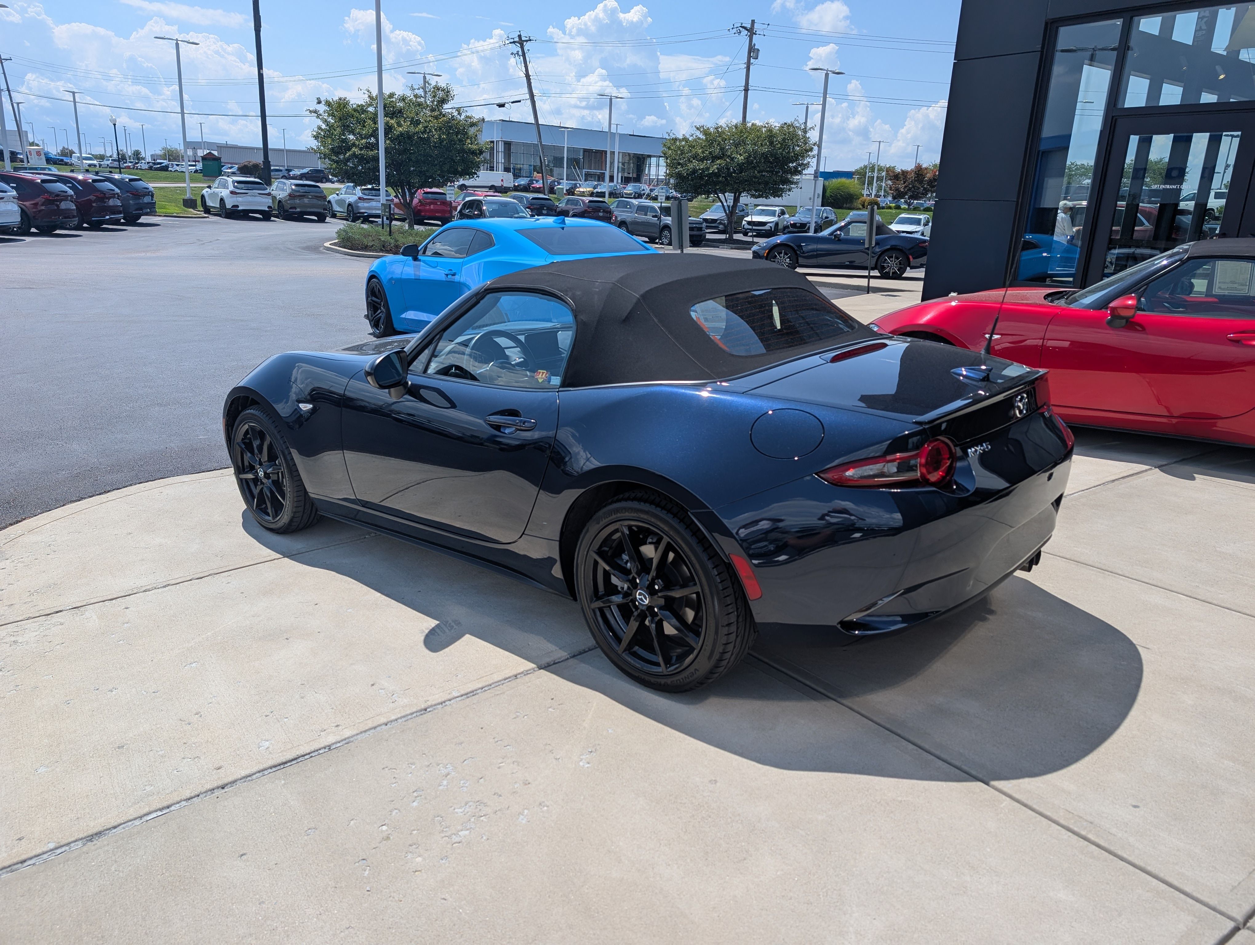 Used 2023 MAZDA MX-5 Miata Club RWD image 2