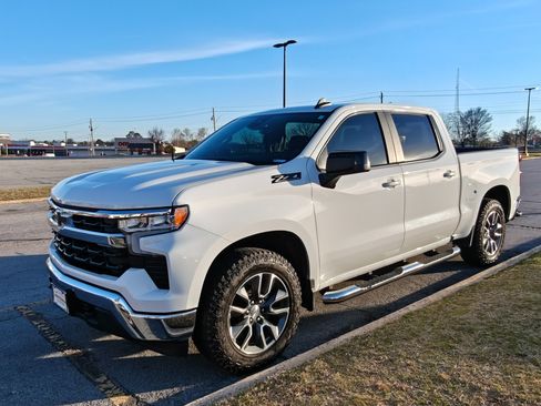 Used 2023 Chevrolet Silverado 1500 LT w/ Z71 Off-Road Package image 1