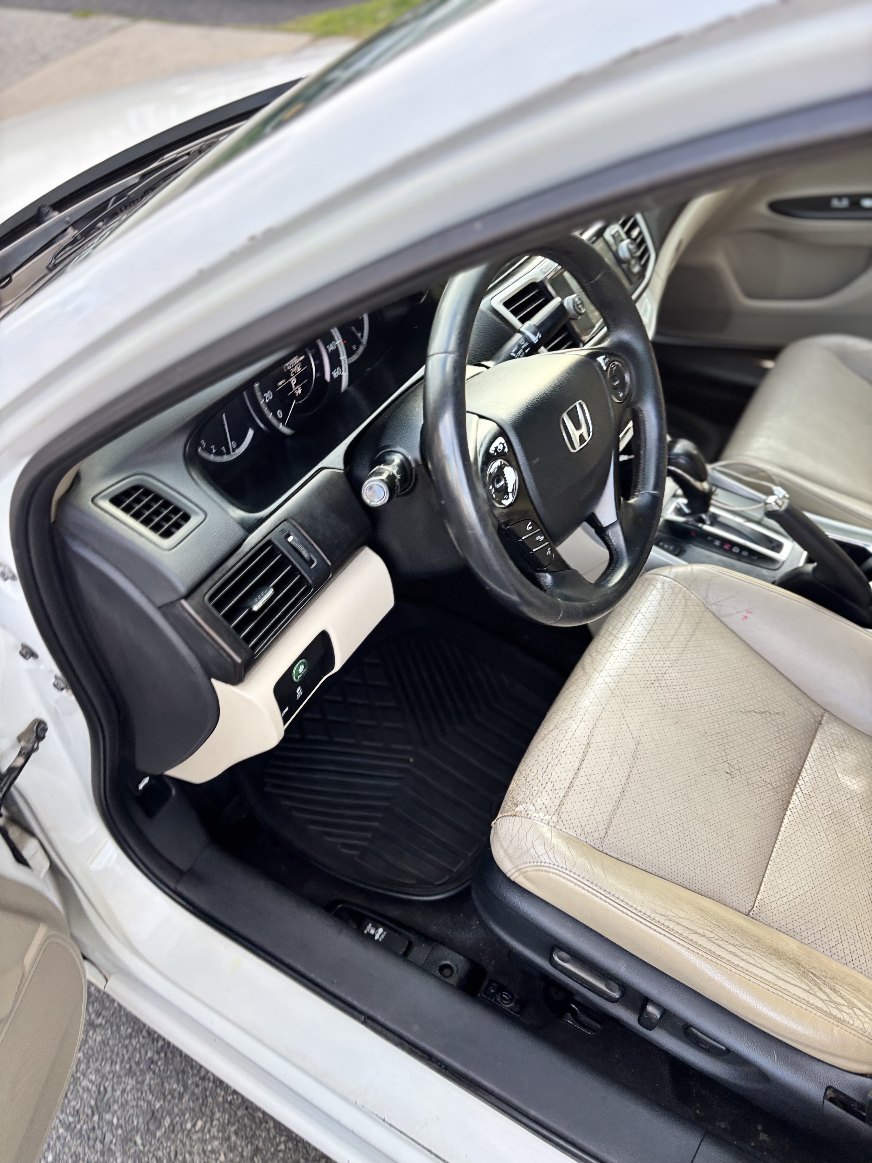 Used 2013 Honda Accord EX-L image 25