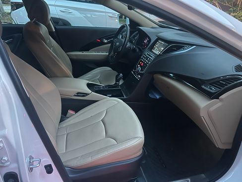 Used 2017 Hyundai Azera FWD image 9