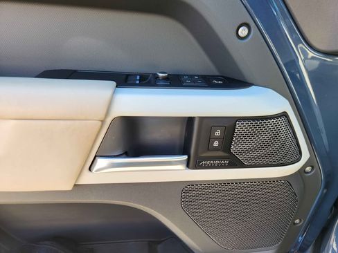 Used 2022 Land Rover Defender 90 X-Dynamic HSE image 13