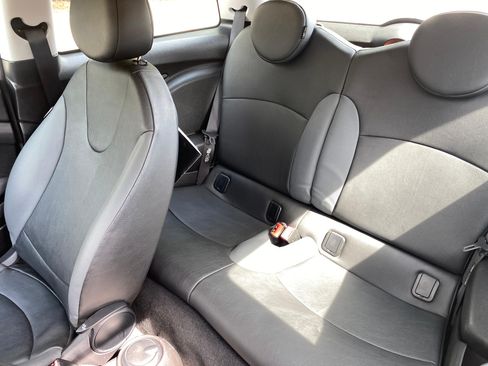 Used 2009 MINI Cooper Hardtop image 13