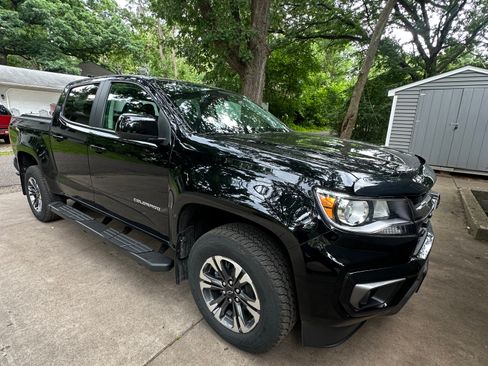Used 2021 Chevrolet Colorado Z71 w/ Safety Package AWD/4WD image 11
