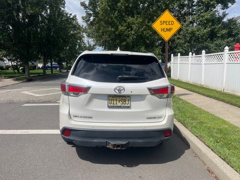 Used 2016 Toyota Highlander Limited AWD/4WD image 5