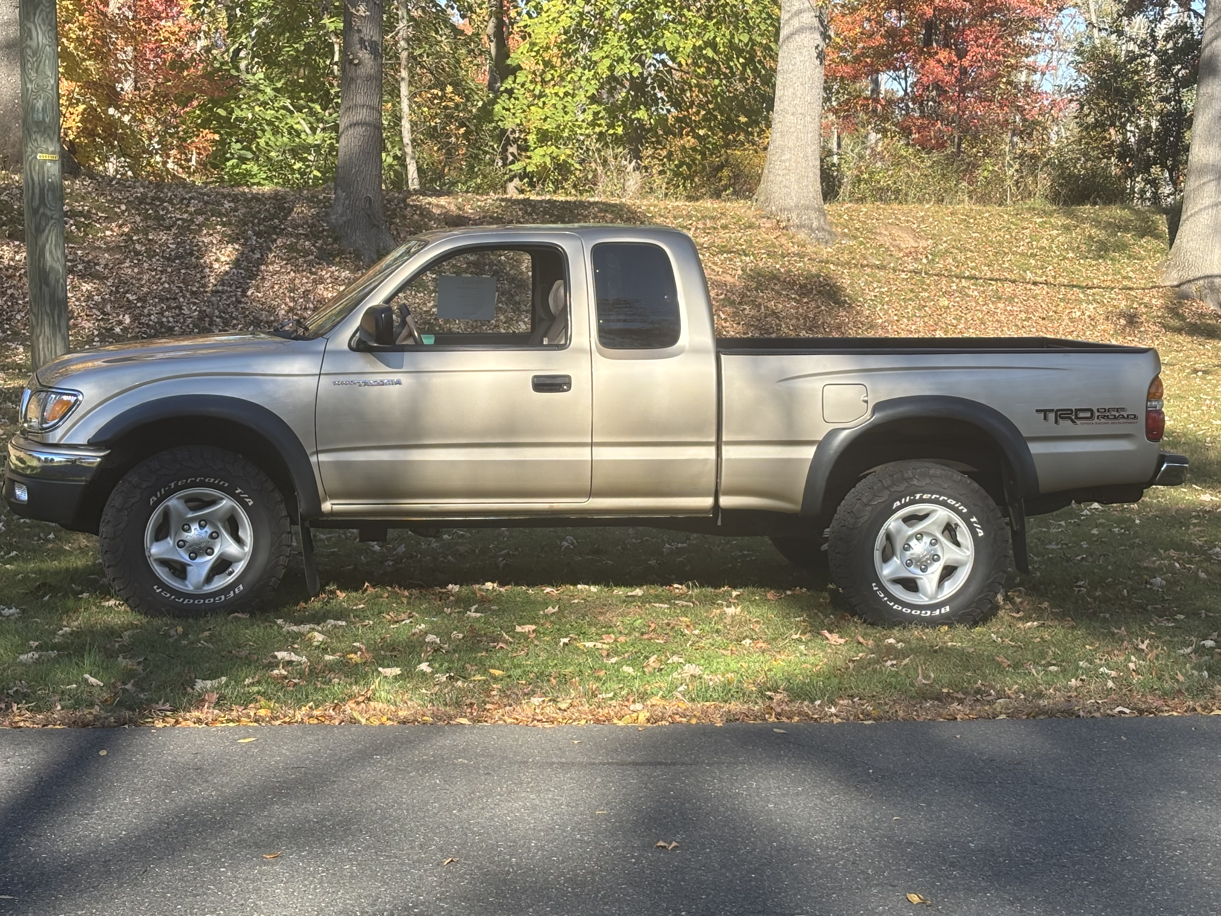 Used 2001 Toyota Tacoma 4x4 Xtracab V6 image 1