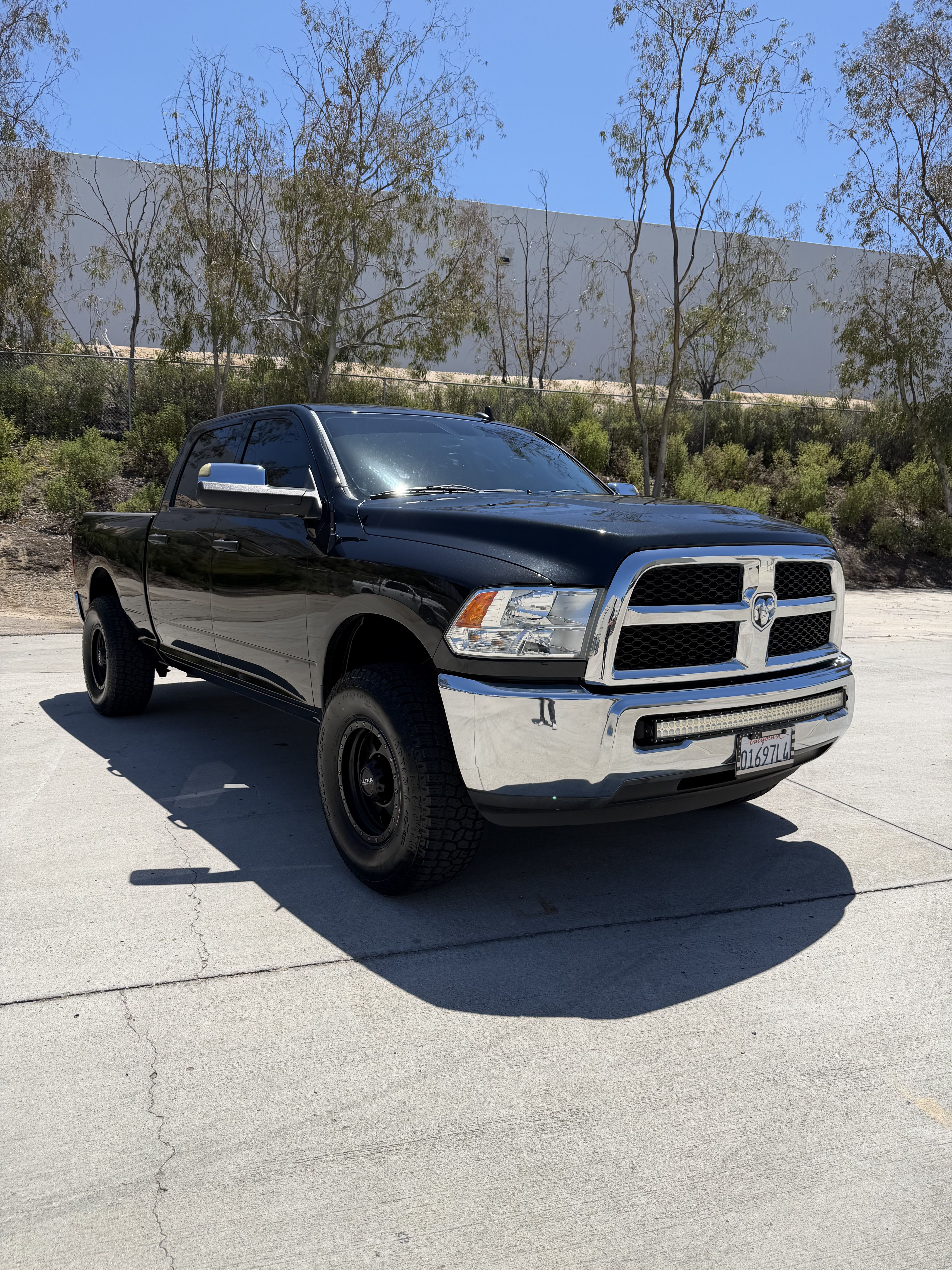 Used 2016 RAM 2500 SLT w/ Luxury Group RWD image 4
