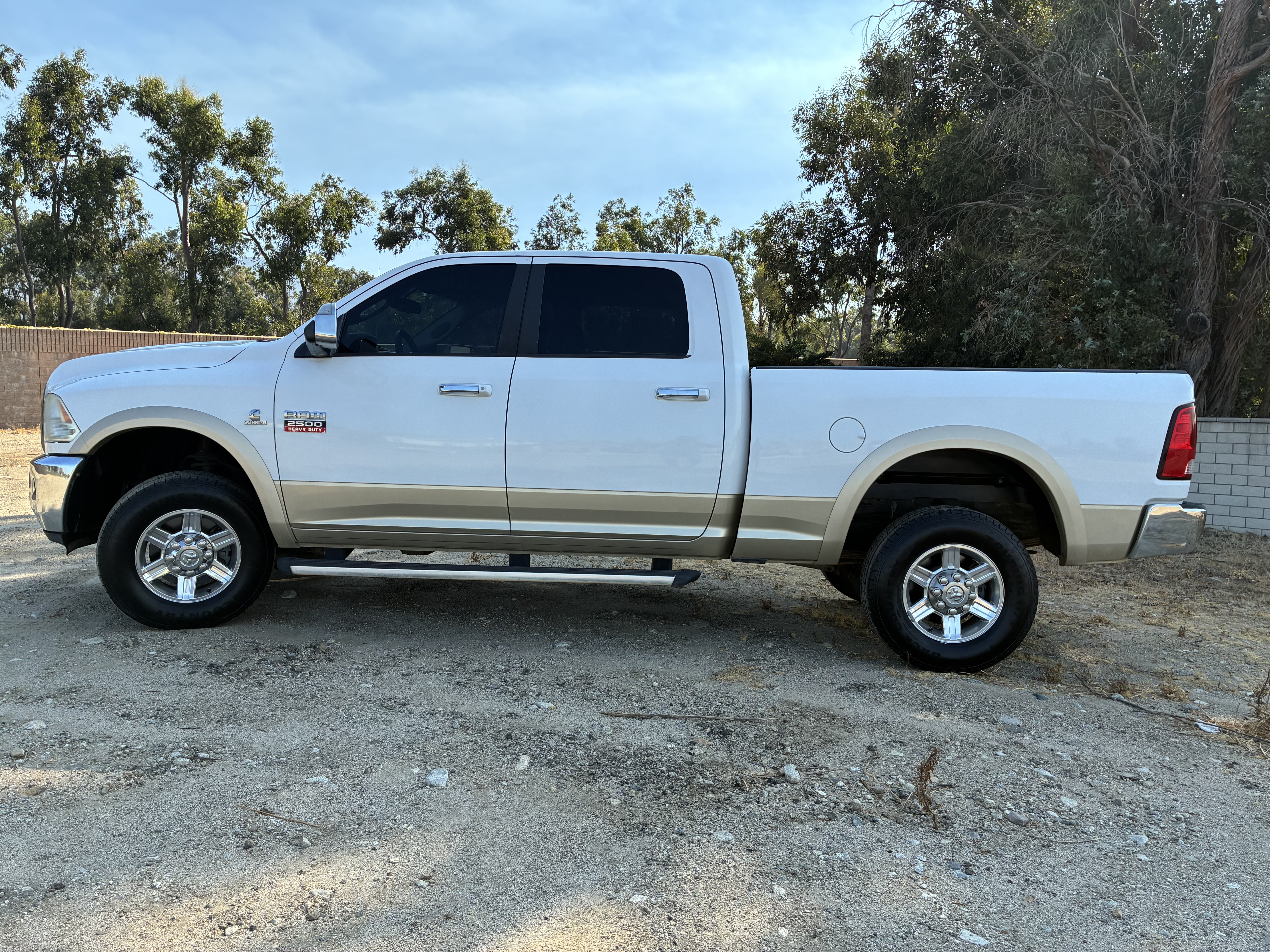 Used 2011 RAM 2500 Laramie AWD/4WD image 1