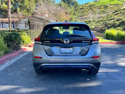 Used 2020 Nissan Leaf SV w/ SV Technology Package image 10