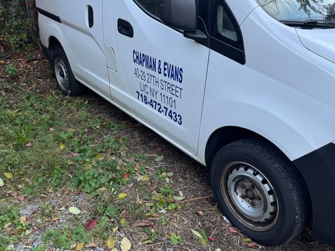 Used 2013 Nissan NV200 S w/ Cruise Control Pkg image 4