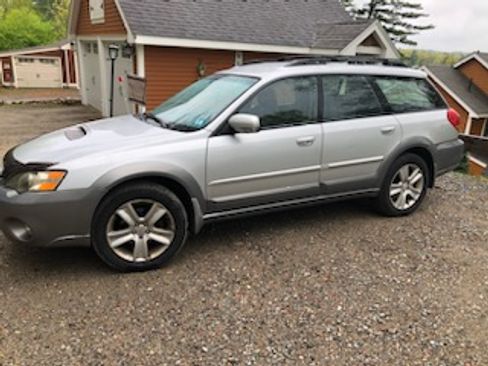 Used 2005 Subaru Outback 2.5XT AWD/4WD image 1