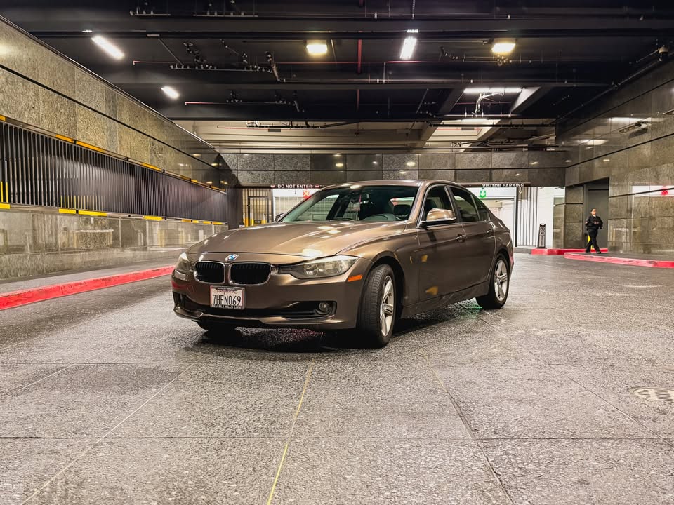 Used 2014 BMW 320i Sedan RWD image 13