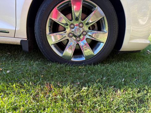 Used 2013 Buick LaCrosse Premium w/ Driver Confidence Package image 8