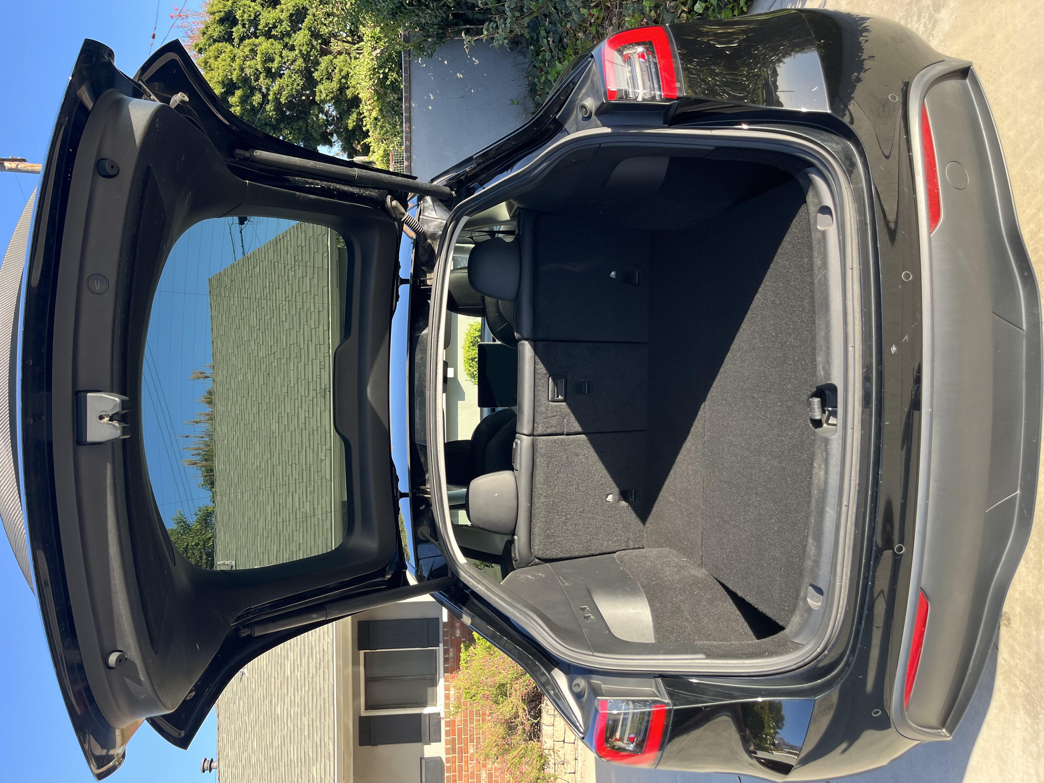 Used 2022 Tesla Model Y Performance AWD/4WD image 2