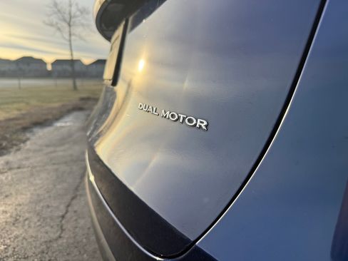 Used 2021 Tesla Model Y Long Range image 11