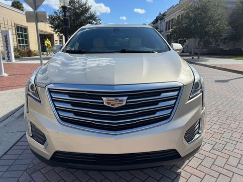 Used 2017 Cadillac XT5 FWD image 4