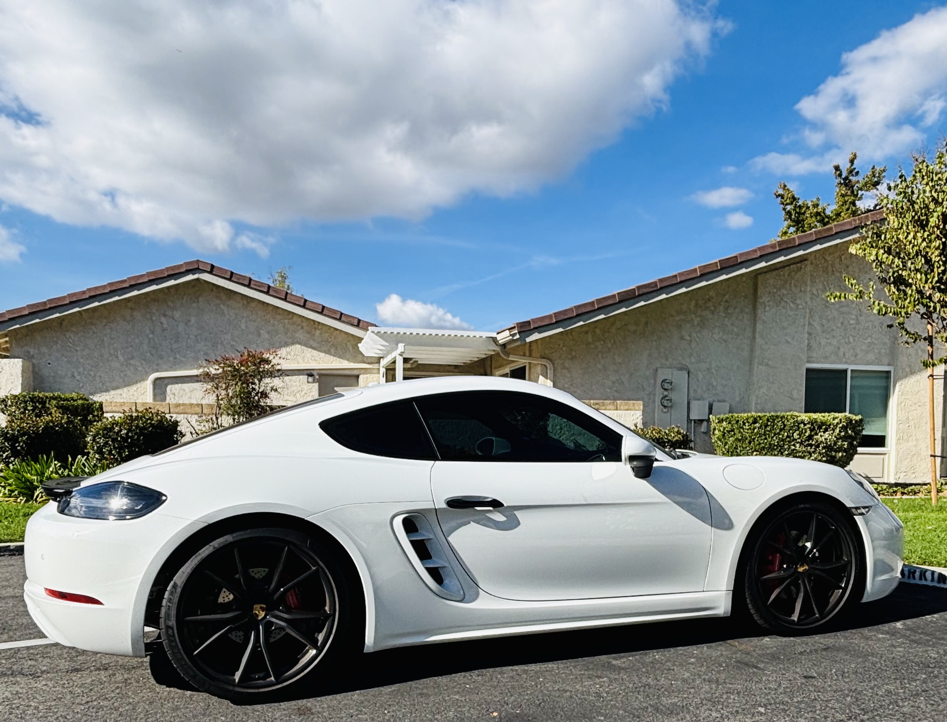 Used 2025 Porsche 718 Cayman S RWD image 4
