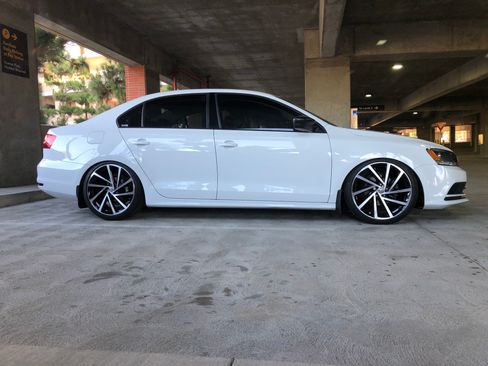 Used 2015 Volkswagen Jetta S image 4