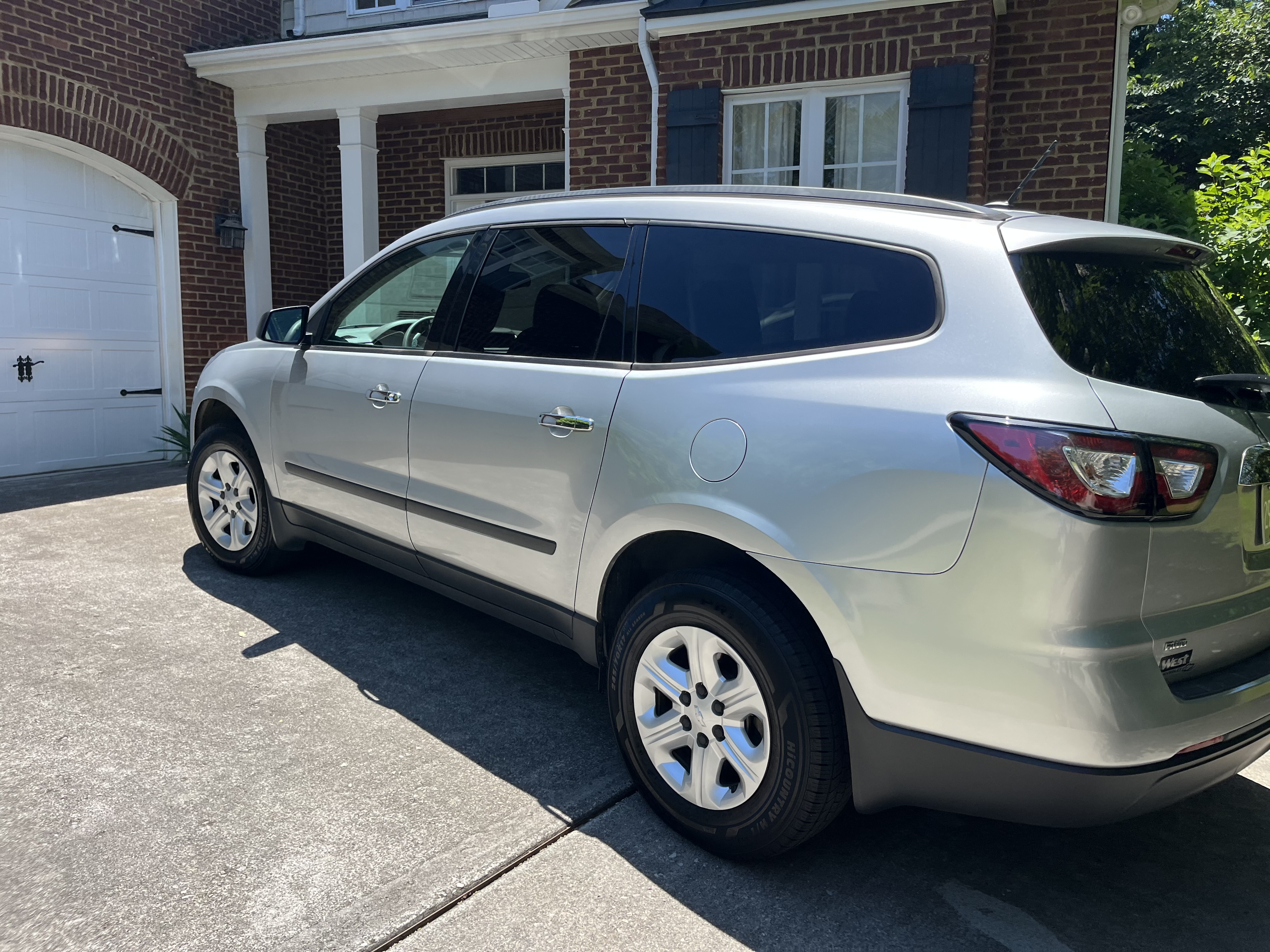 Used 2014 Chevrolet Traverse LS AWD/4WD image 2