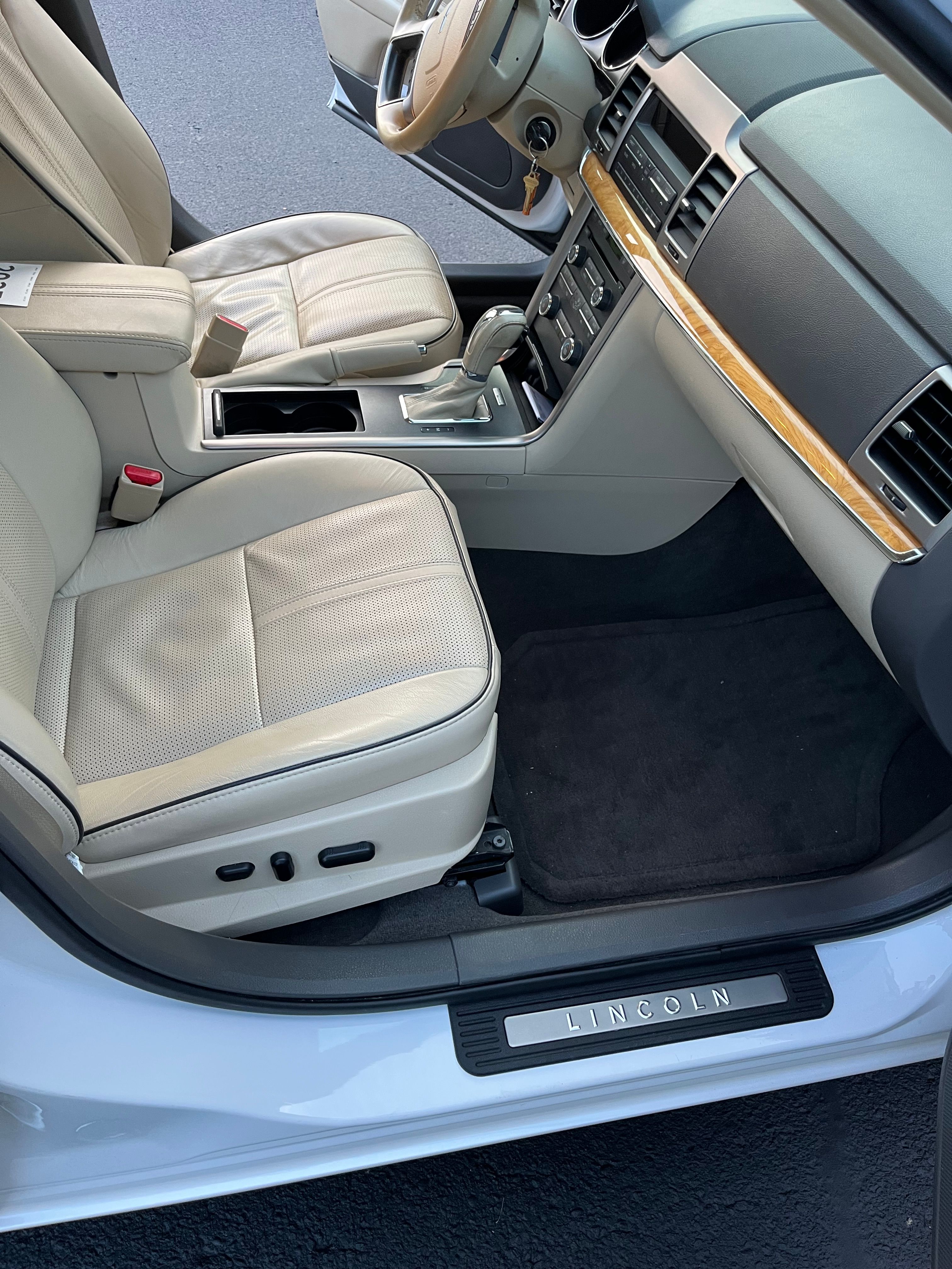 Used 2012 Lincoln MKZ FWD image 15
