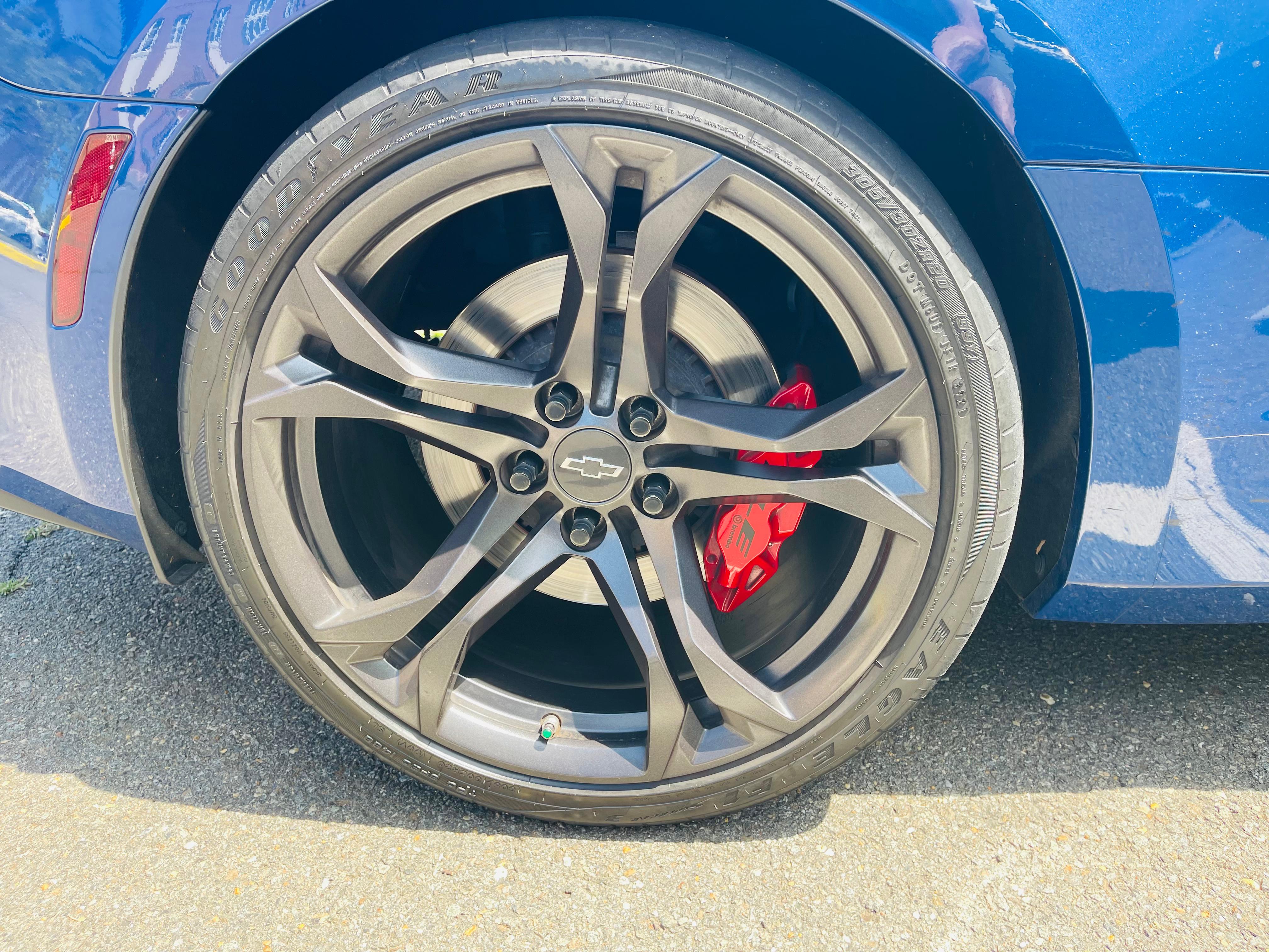 Used 2020 Chevrolet Camaro SS RWD image 15