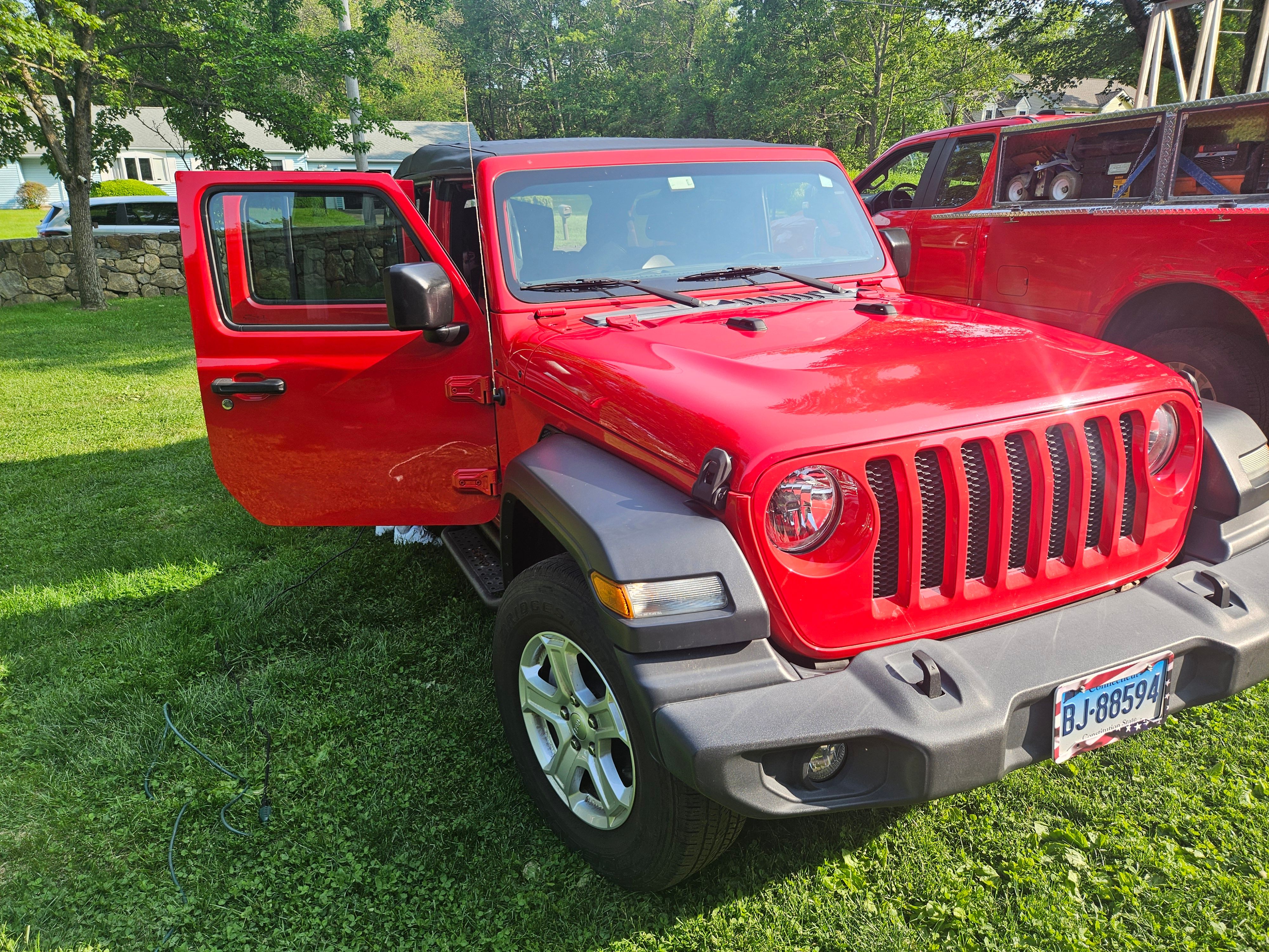 Used 2018 Jeep Wrangler Unlimited Sport S AWD/4WD image 2