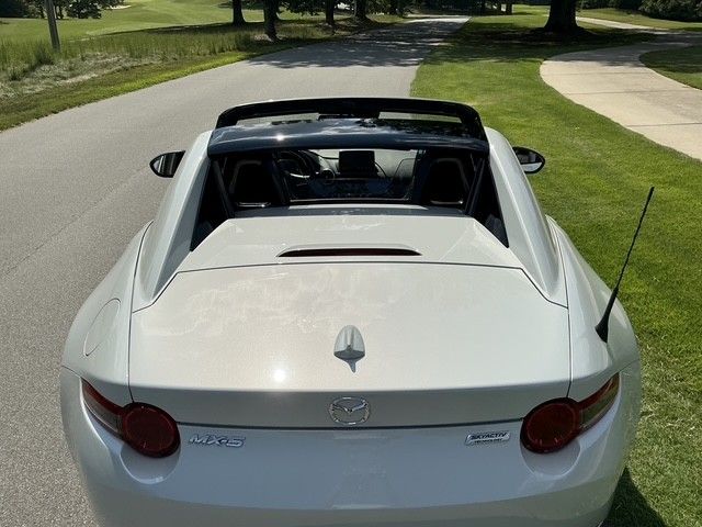Used 2017 MAZDA MX-5 Miata RF Grand Touring RWD image 9