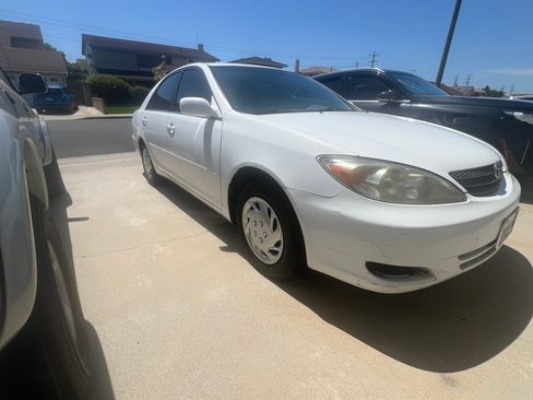 Used 2002 Toyota Camry LE w/ Pkg 1 FWD image 4