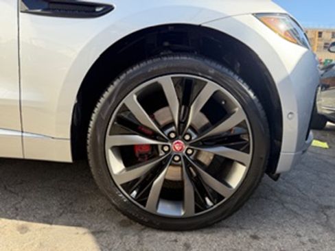 Used 2017 Jaguar F-PACE First Edition image 2