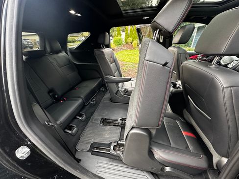 Used 2024 Chevrolet Traverse RS image 9