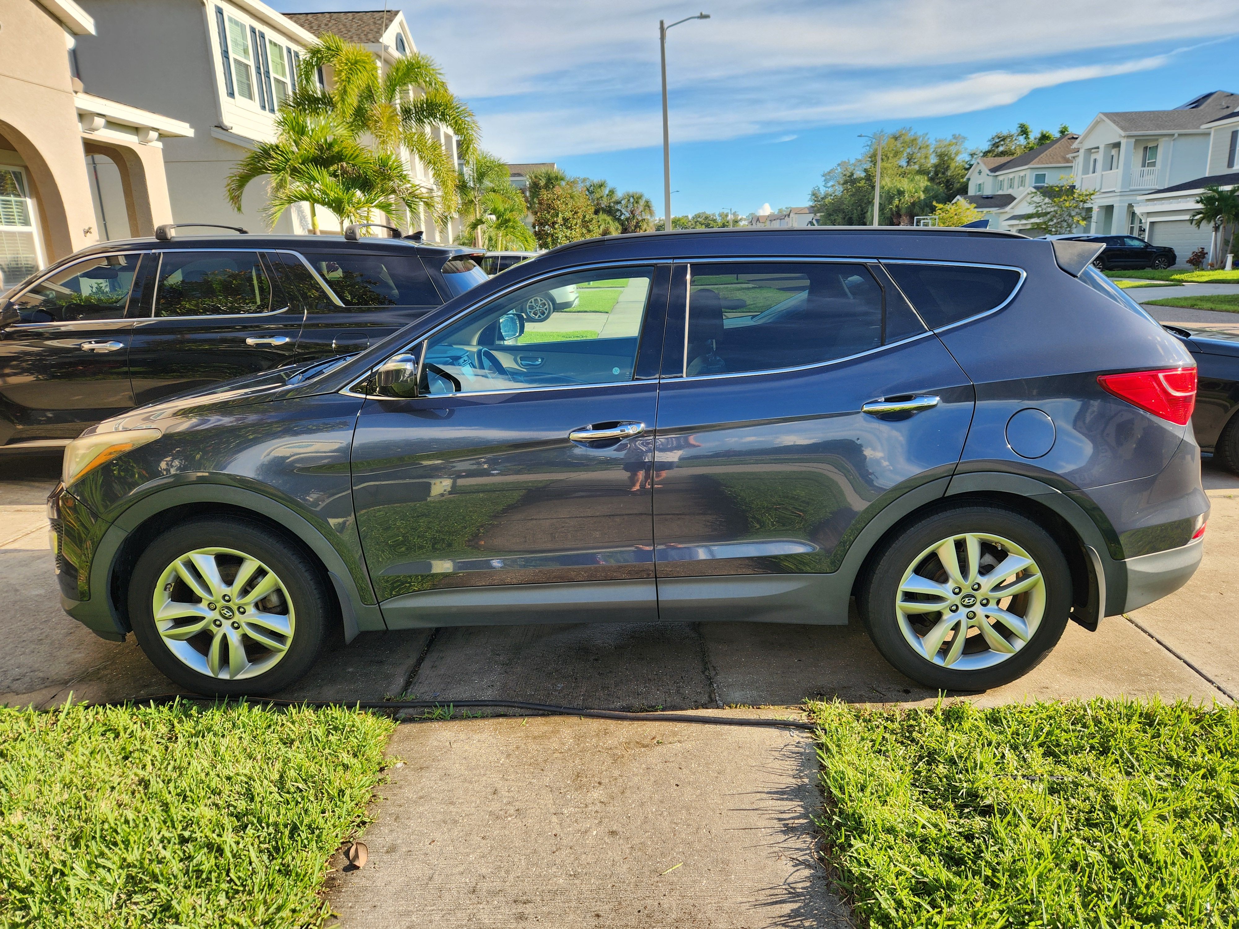 Used 2014 Hyundai Santa Fe Sport 2.0T w/ Navigation Package 06 FWD image 1