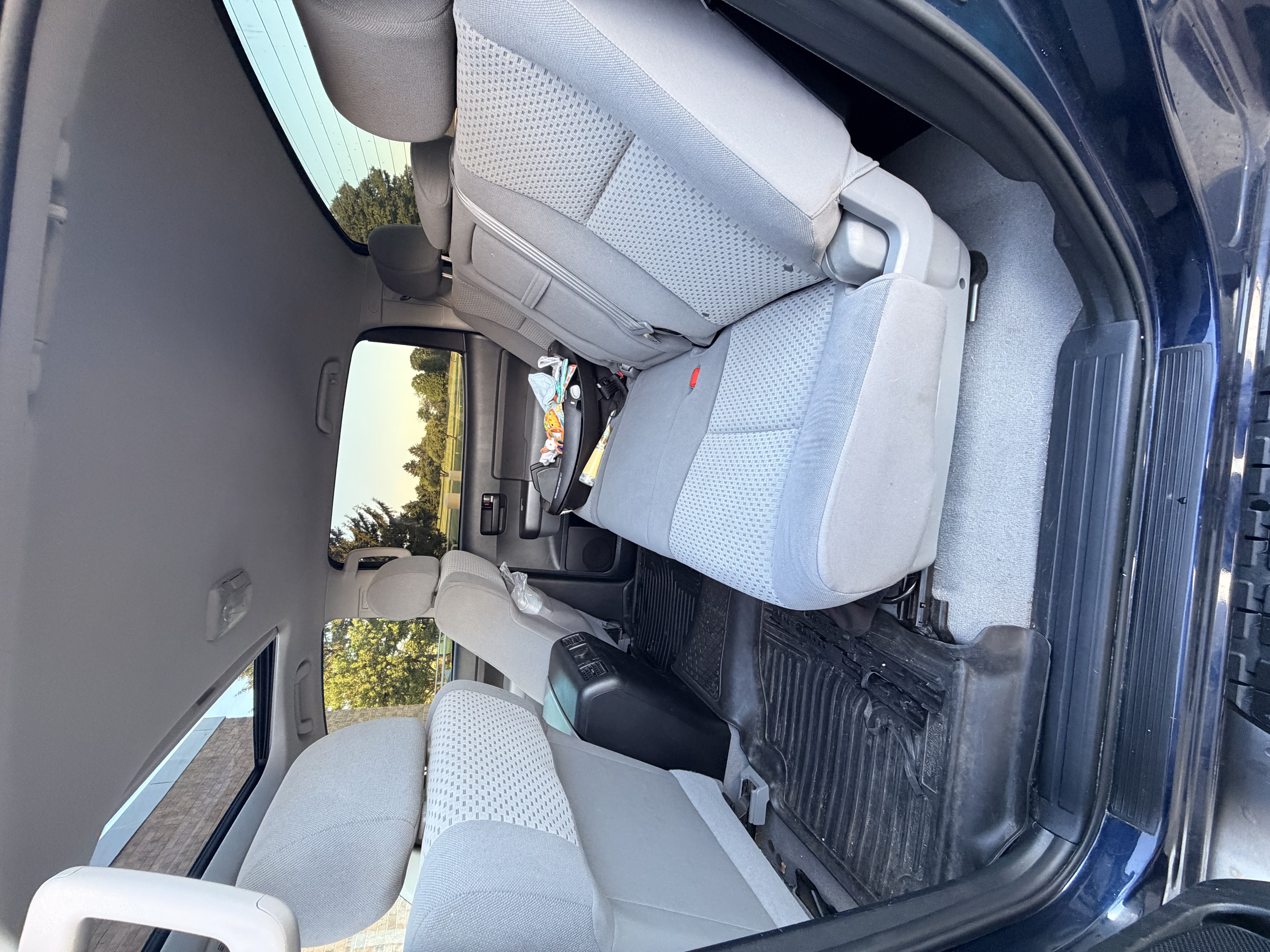 Used 2011 Toyota Tundra 4x4 CrewMax w/ SR5 Pkg image 9