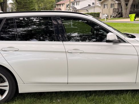 Used 2016 BMW 328d xDrive Wagon AWD/4WD image 2