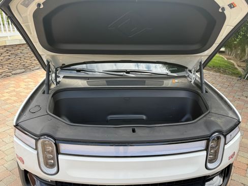 Used 2023 Rivian R1S Adventure image 16