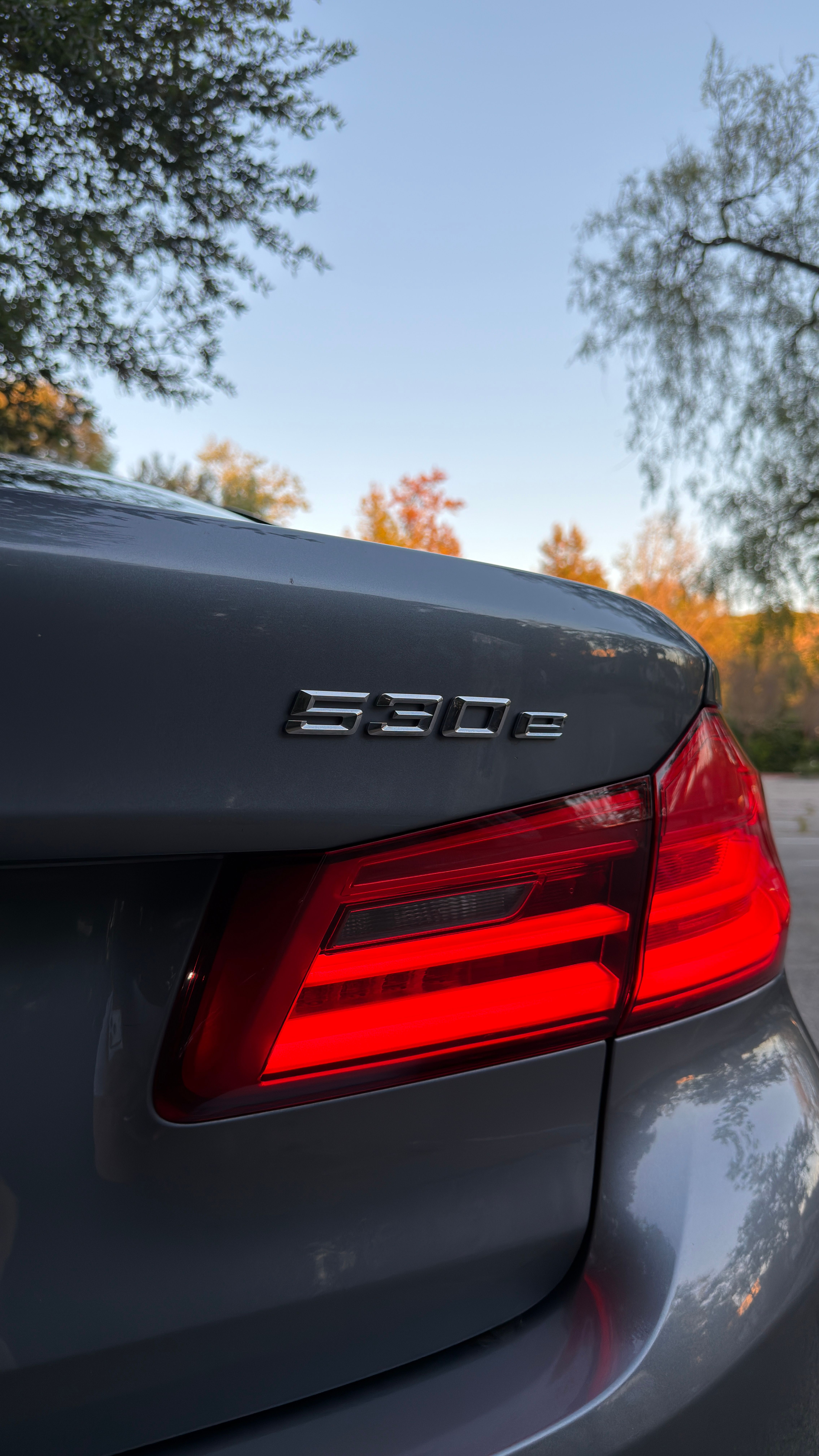 Used 2018 BMW 530e w/ Premium Package 2 RWD image 8
