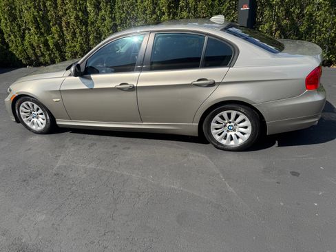 Used 2009 BMW 328i Sedan RWD image 1