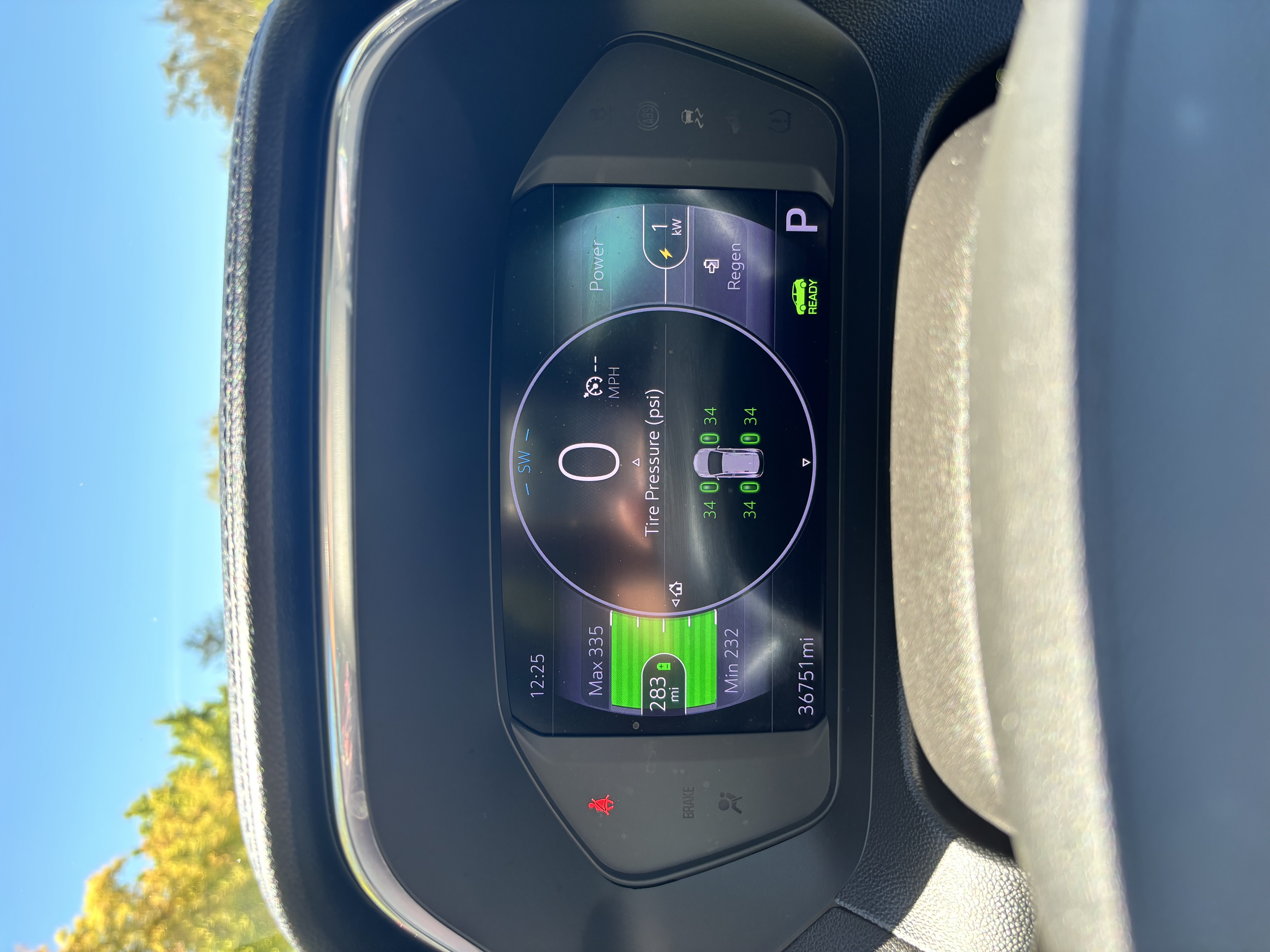 Used 2022 Chevrolet Bolt EUV LT w/ Convenience Package FWD image 6