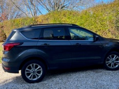 Used 2019 Ford Escape SEL image 10