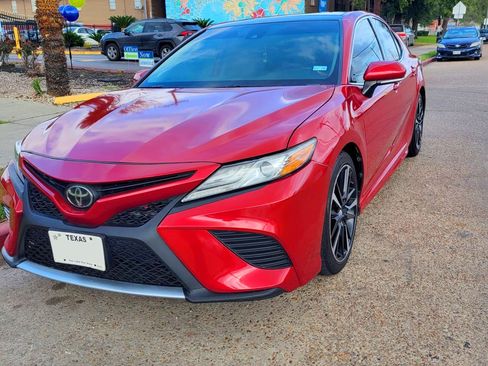 Used 2019 Toyota Camry XSE image 8
