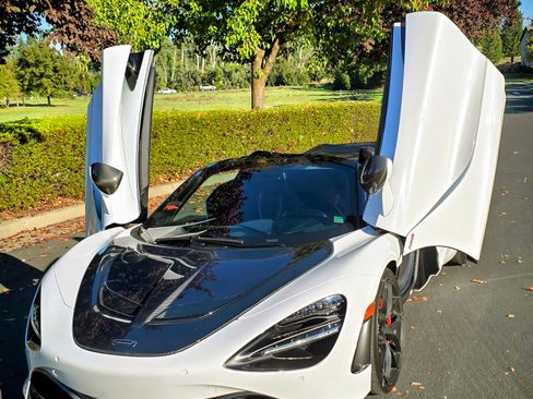 Used 2022 McLaren 720S Spider image 8