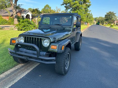 Used 2006 Jeep Wrangler Rubicon AWD/4WD image 2