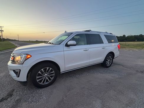 Used 2018 Ford Expedition Max Limited w/ Equipment Group 301A RWD image 4