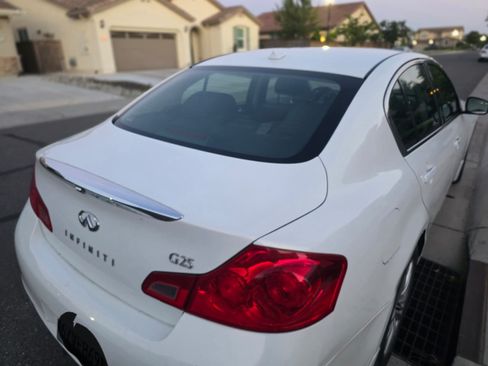Used 2011 INFINITI G25 Journey w/ Moonroof Pkg RWD image 4